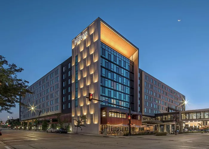 Des Moines City Center Hotels